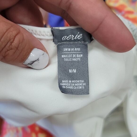 5 Pieces Swim Tops And Bottoms Size Medium - Picture 7 of 11